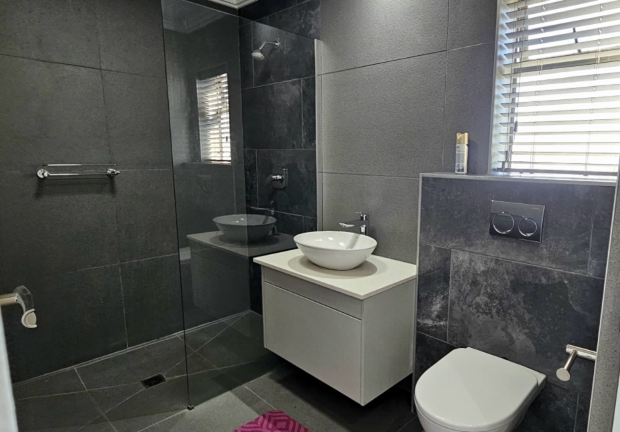 7 Bedroom Property for Sale in Gansbaai Central Western Cape